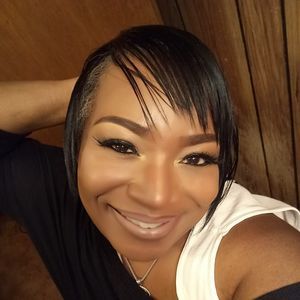 Meet your Posher, Cynthia